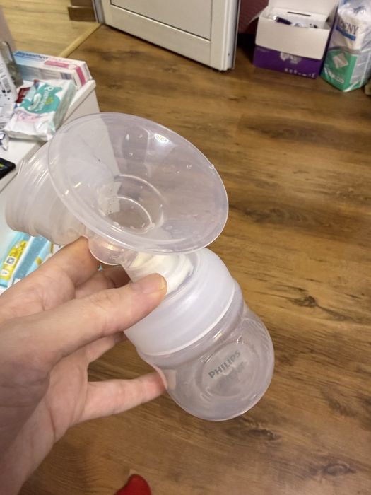 Продавам електрическа помпа за кърма на Philips