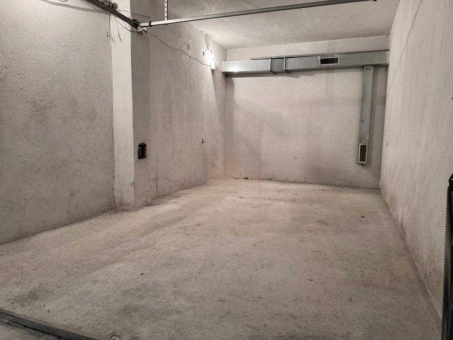 Самостоятелен гараж 16 кв.м | Ток | Зелена зона