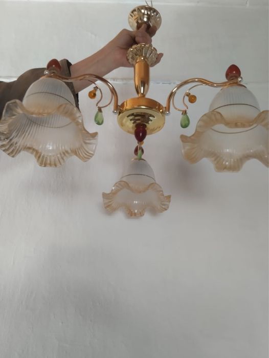 Продаётся люстра