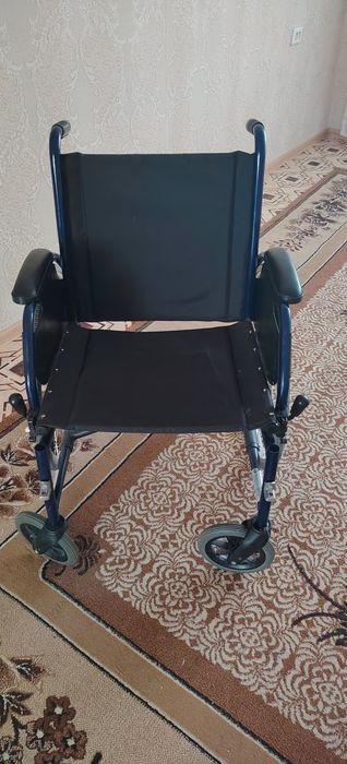 Продам инвалидную коляску