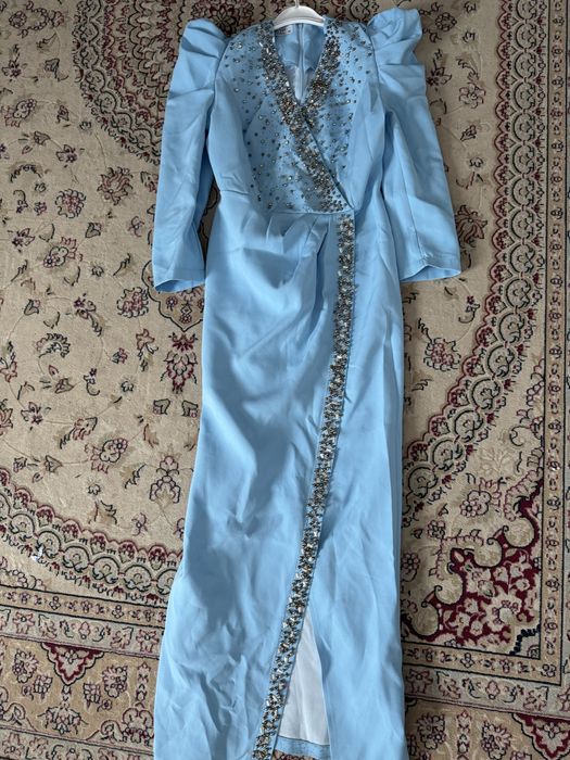 Платье вечернее с