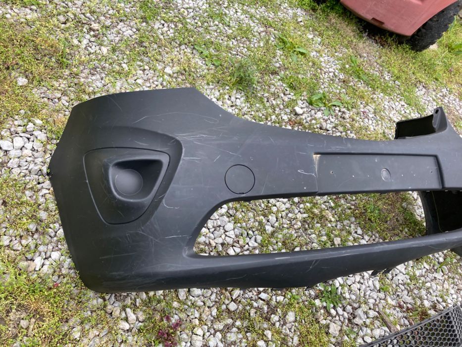 Оригинална Предна броня за Renault Trafic 14-18. 2бр.