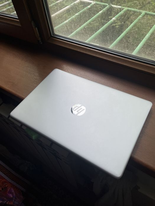 Ноутбук hp 15s + наушники hyperx cloud 2 срочно