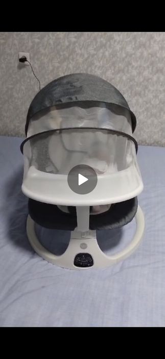 Продам шезлонг  дуга с игрушками