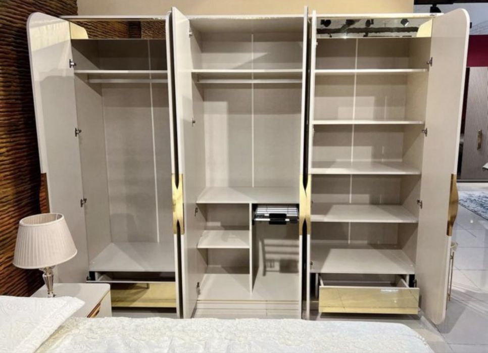 Спальный гарнитур