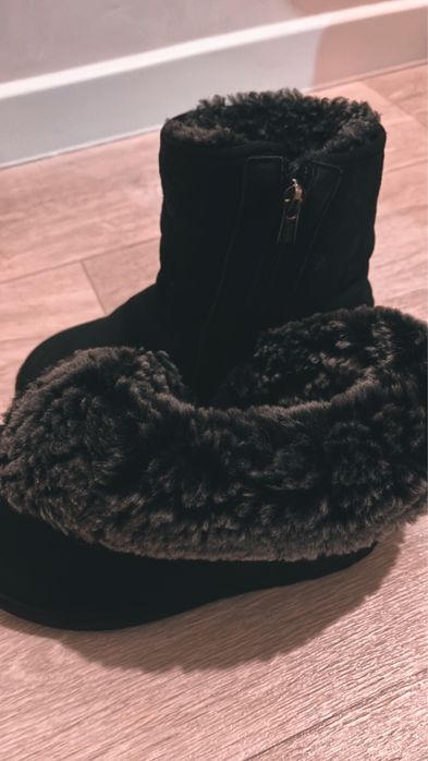 Продам угги 33 размер. Натуралка,цигейка.