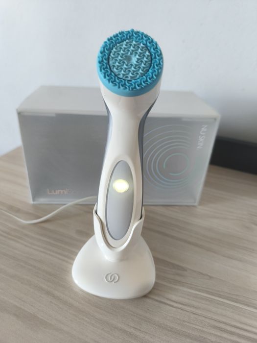 LumiSpa уред  за почистване на лицето