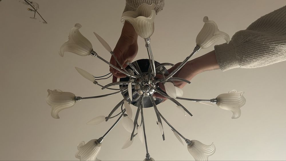 Продавам полилей