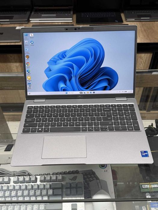 DELL Precision 3560 Core i7-1185G7 ram 16 ssd 256 NVIDIA T500 2gb