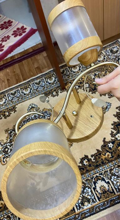 Продам люстры разные