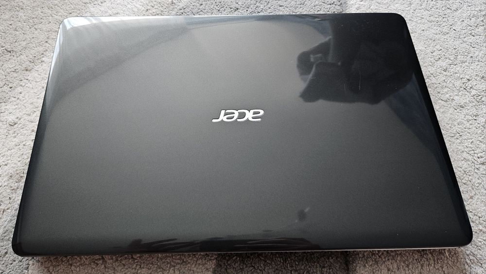Лаптоп ACER Aspire E1-571G