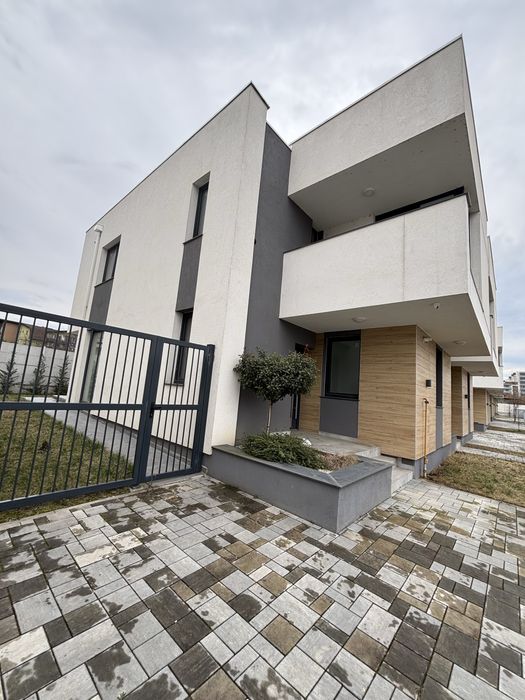 NOU !! VILĂ  de LUX Gata de Mutare !!