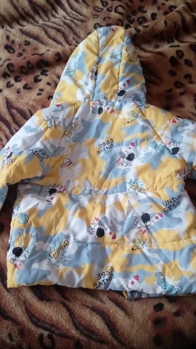 Срочно продам куртку, сейчас носить.