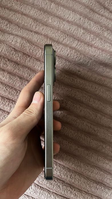 Продам Iphone 15 pro