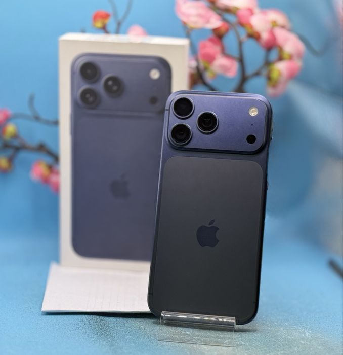 ГАРАНЦИОНЕН!!! Apple iPhone 17 Pro Max, 256GB, 5G, Deep Blue + адаптер