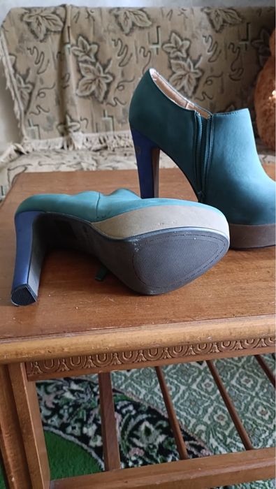 Продам туфли женчкие на каблуке