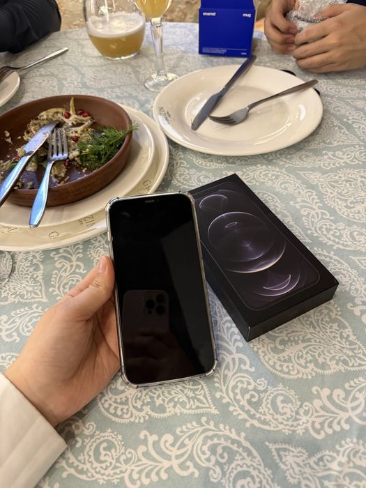 Продам Iphone 12 pro max + эйрподс