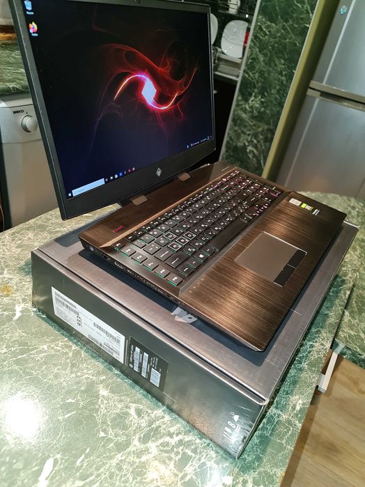 HP OMEN 17 ( 17-CB1001NU ) RTX 2080 SUPER, 32GB RAM, i7-10750H 5 GHz