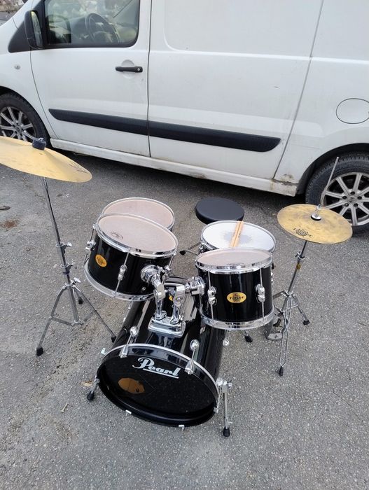 Продавам Pearl drums