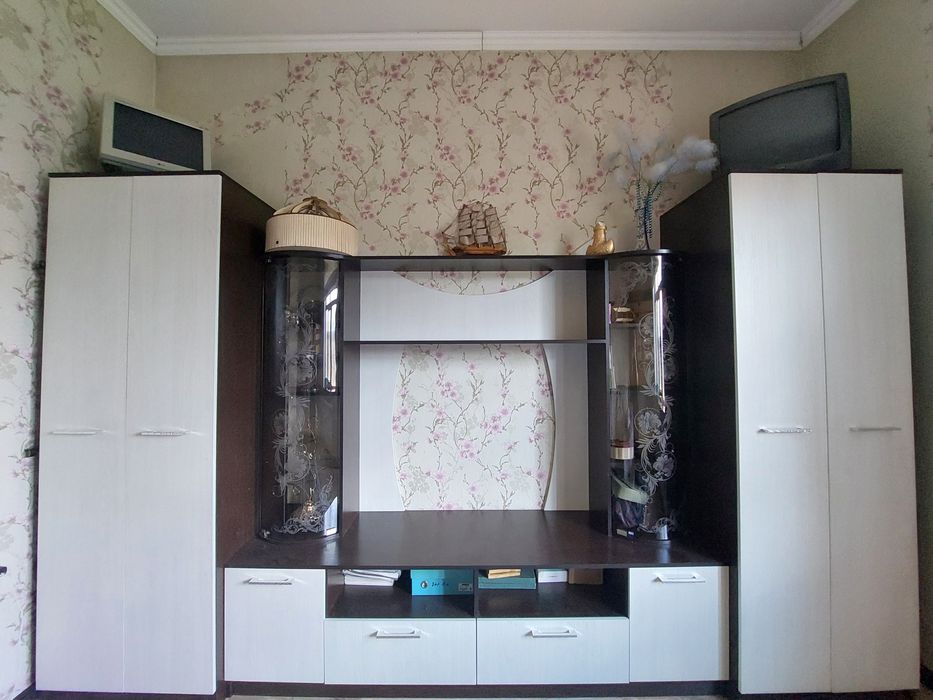 Стенка для посуды