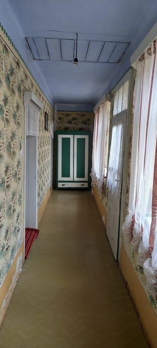 Casă lntre Zam și Săvârșin 6400 mp  intravilan deschidere  94 ml  la DN zonă foarte bună