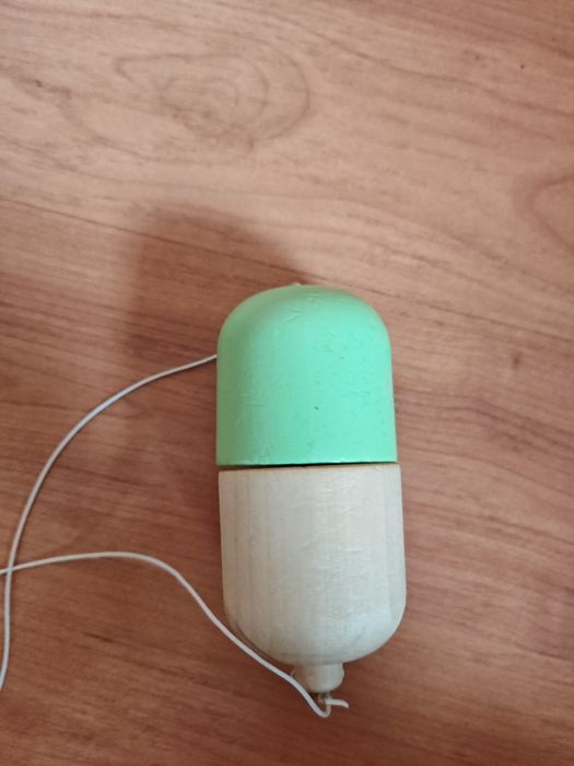 Kendama pill verde