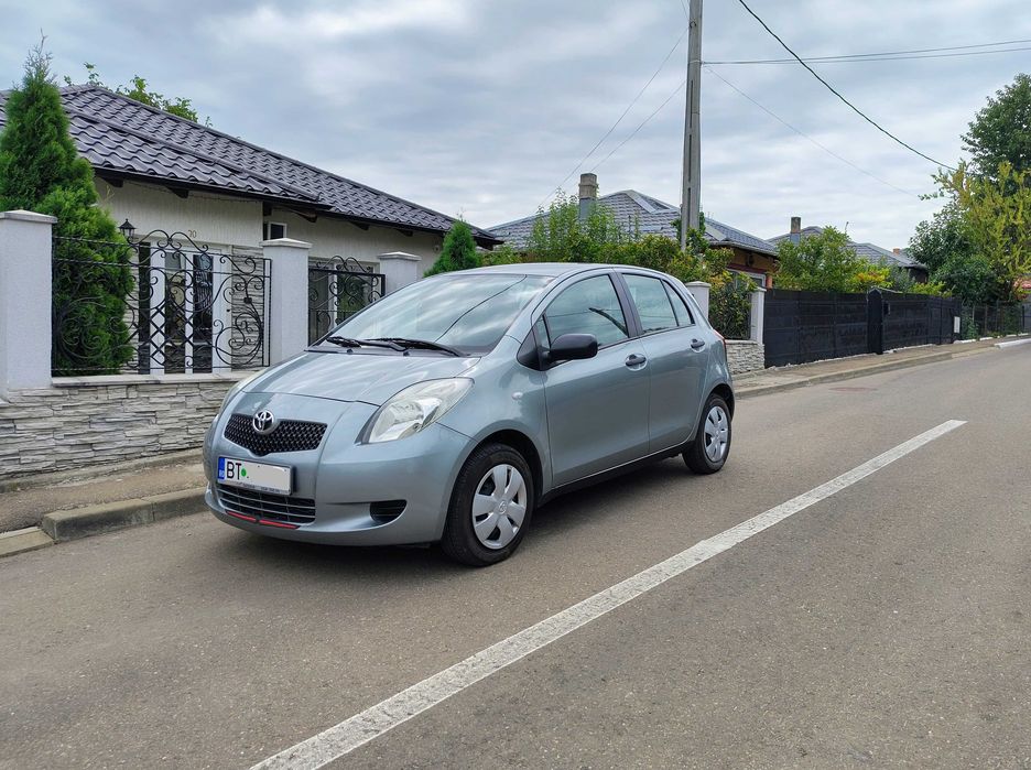 TOYOTA Yaris