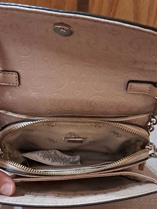 Оригинална чанта Guess