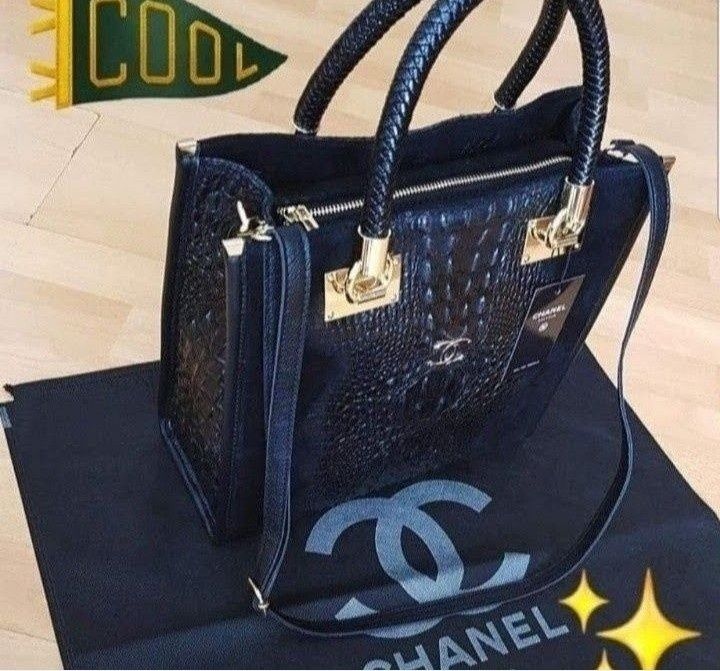 Geanta piele naturala model croco logo metalic auriu, curea detasabila