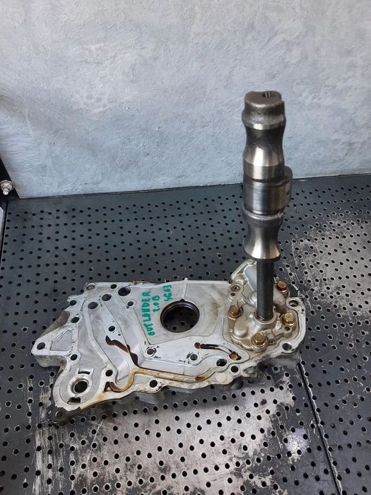 capac distributie cu pompa ulei  2.0 b 4g63 4x4 mitsubishi outlander 1   2001-2005