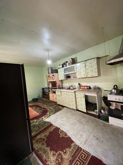 Qorg’on mahala 6 sotix 5xonali uy sotiladi gaz svet suv hammasi bor