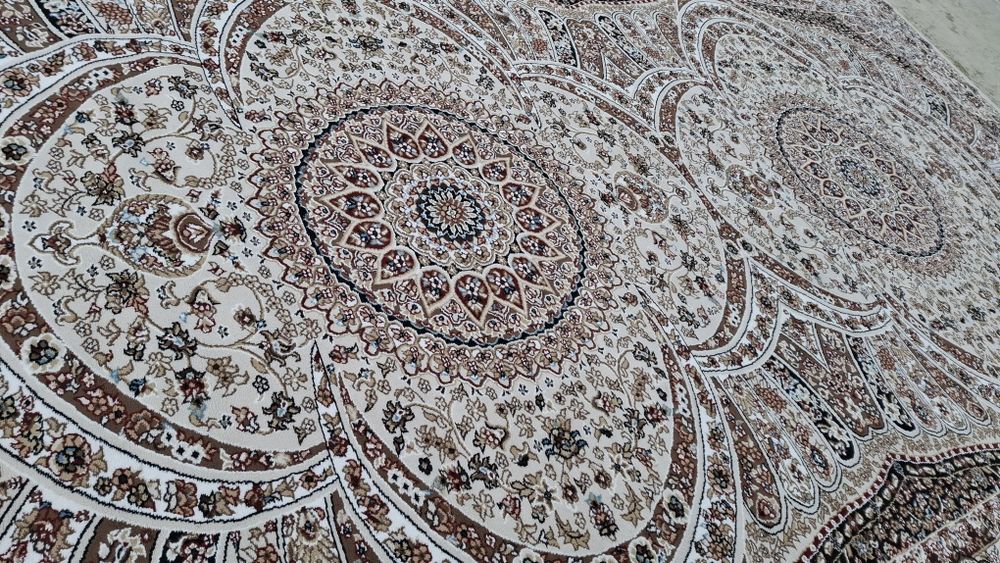 Продаётся ковёр в идеальном состоянии. Размер 3.50×6