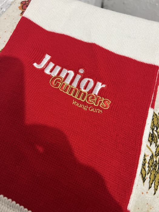 Фенски шал на  фудболния отбор Арсенал