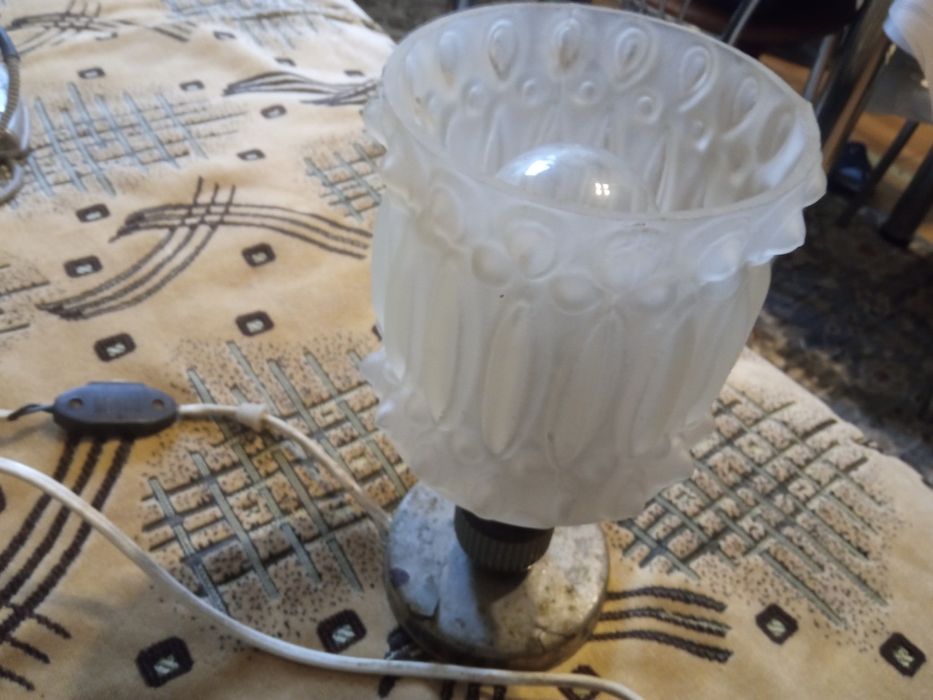 Vând  veioza din perioada comunista