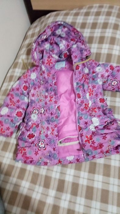 Куртки на девочку