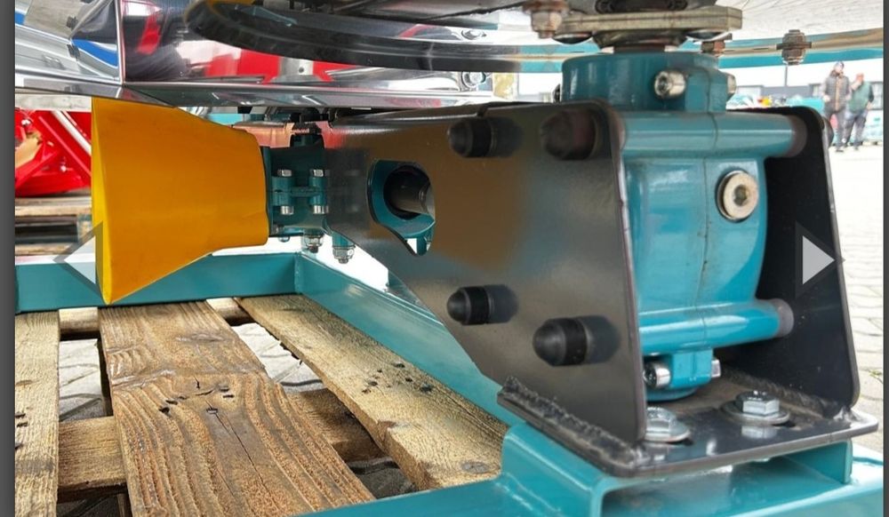 Разбрасыватель удобрений РУМ 1000л.