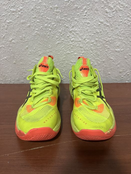 Asics paris продам