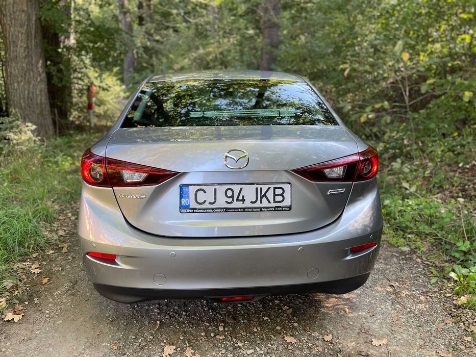 Mazda 3 Sedan 2.2 SkyActiv-D – Echipare Attraction | 2014 | Revizii la zi + 1 Set Jante Aliaj EXTRA