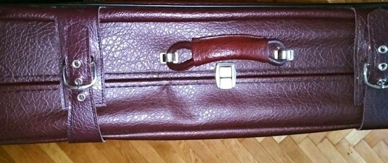 Ретро куфар !1 куфар от времето на соца...Изкуствена кожа