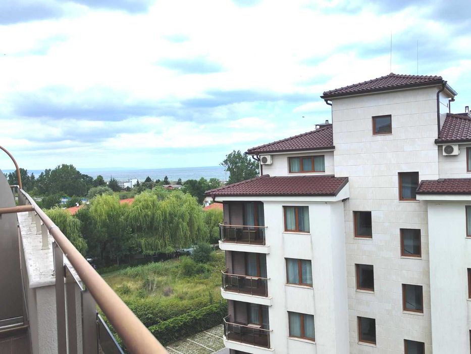 Продава се Тристаен апартамент в с. Шкорпиловци, Област Варна - 212 кв.м за 479 €/кв.м - Снимка #2