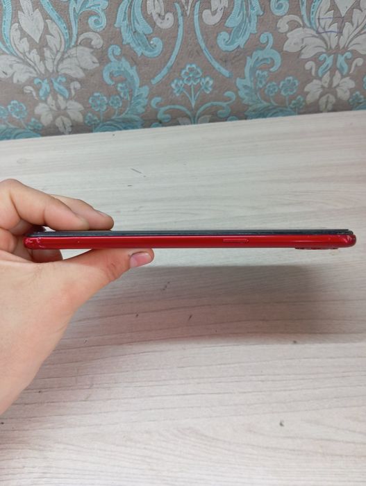 Продам телефон Самсунг а10s.