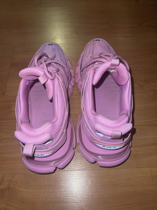 Balenciaga track