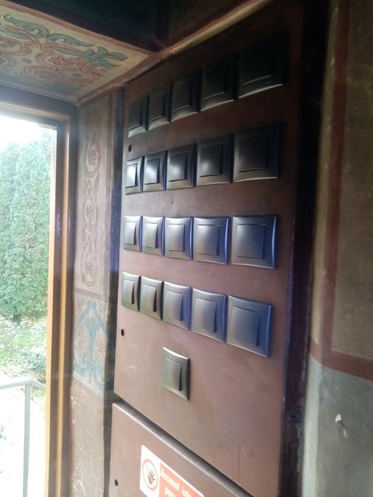 Reparatii instalații electrice interioare