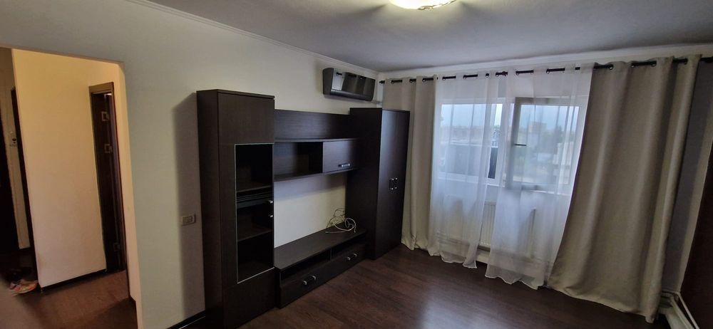 Închiriez apartament 2 camere mansarda.