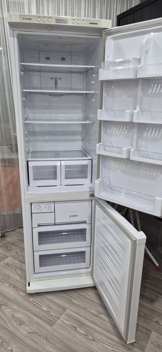 Холодильник Samsung 60×185см