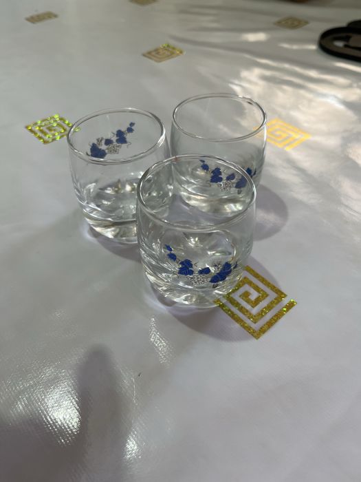 Продам стаканы мальенкие стопки