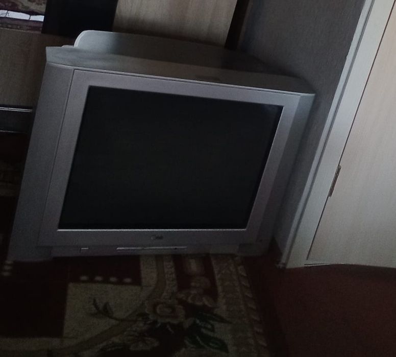 Отдам даром телевизор LG
