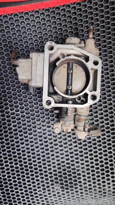 Продам дроссель мазда 626 gf