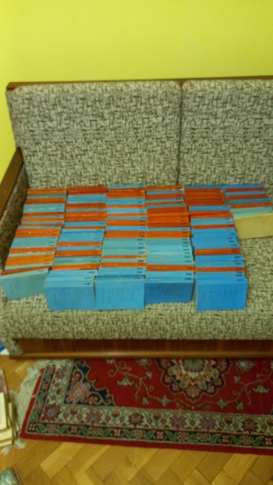 Vand lot de 133 carti din Colecția Pentru Toti- rosu și albastru