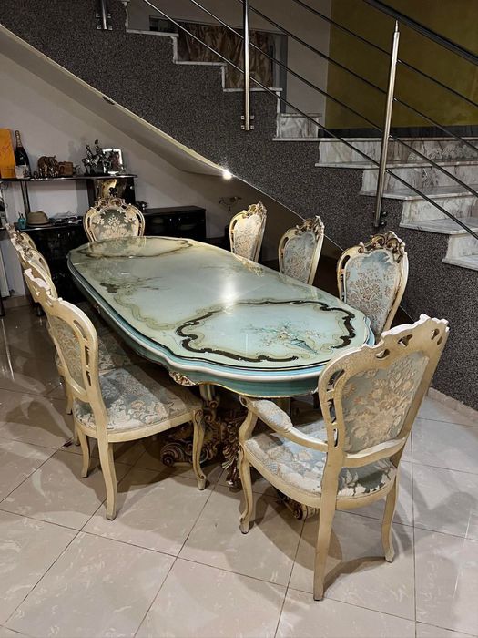 Masa cu 8 scaune lemn masiv